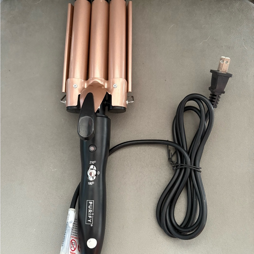 NWOT Purify Hair Waver in Black and Gold